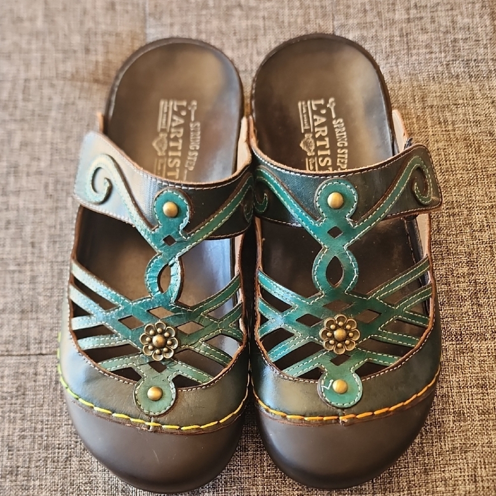 L'Artiste by Spring Step Women's Green Sandals